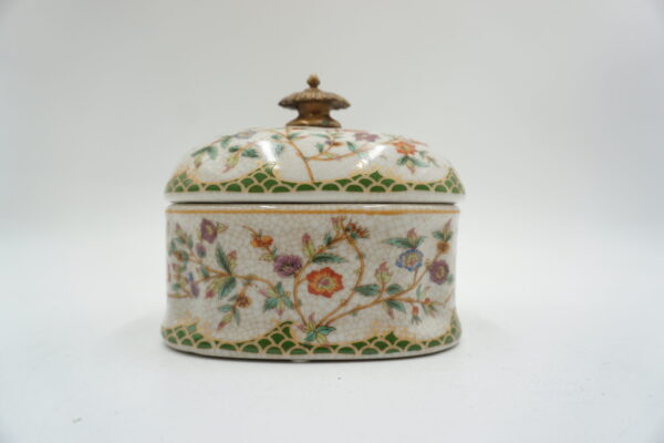 SZKATUŁKA PUZDERKO PORCELANA Z BRĄZEM