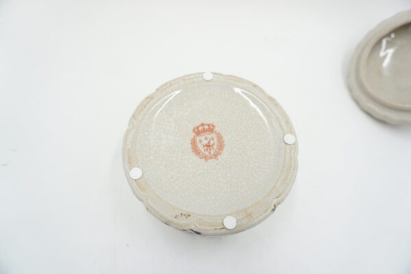 SZKATUŁKA PUZDERKO OWALNE PTASZEK PORCELANA Z BRĄZEM