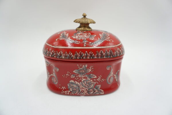 SZKATUŁKA PUZDERKO OWALNECZERWONE PORCELANA Z BRĄZEM