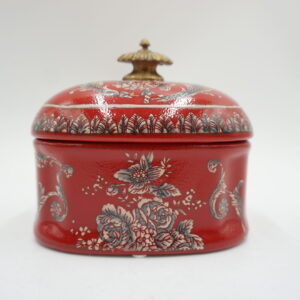 SZKATUŁKA PUZDERKO OWALNECZERWONE PORCELANA Z BRĄZEM