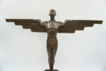 FIGURA Z BRĄZU IKAR Z ROZŁOŻONYMI SKRZYDŁAMI MITOLOGIA ART DECO