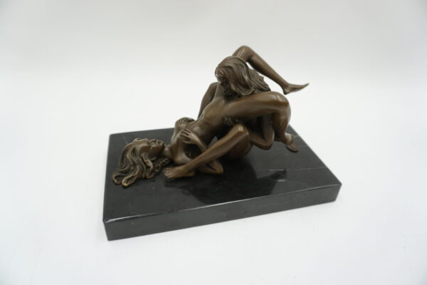 FIGURA Z BRĄZU AKT KOBIECY - LESBIJKI