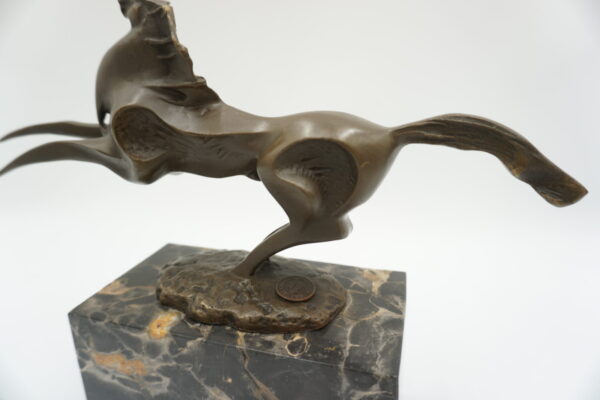 FIGURA Z BRĄZU KOŃ MODERNIZM