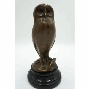 FIGURA Z BRĄZU SOWA OSADZONA NA MARMURZE