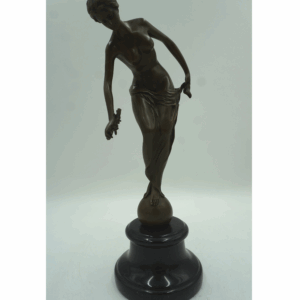 DUŻA FIGURA Z BRĄZU AKT NAGA KOBIETA NA KULI