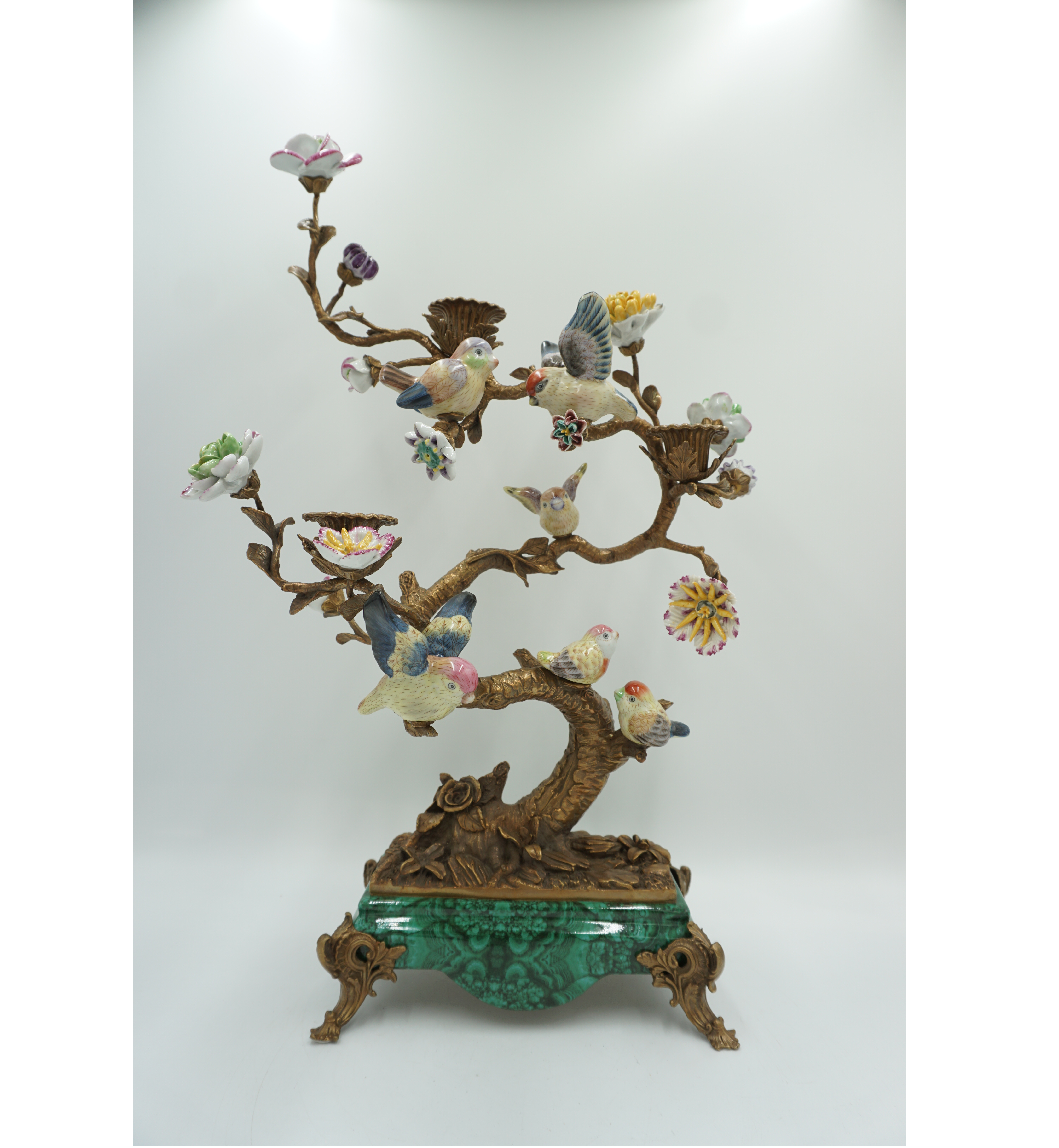 ŚWIECZNIK DRZEWKO PORCELANA Z BRĄZEM PTASZKI I KWIATY