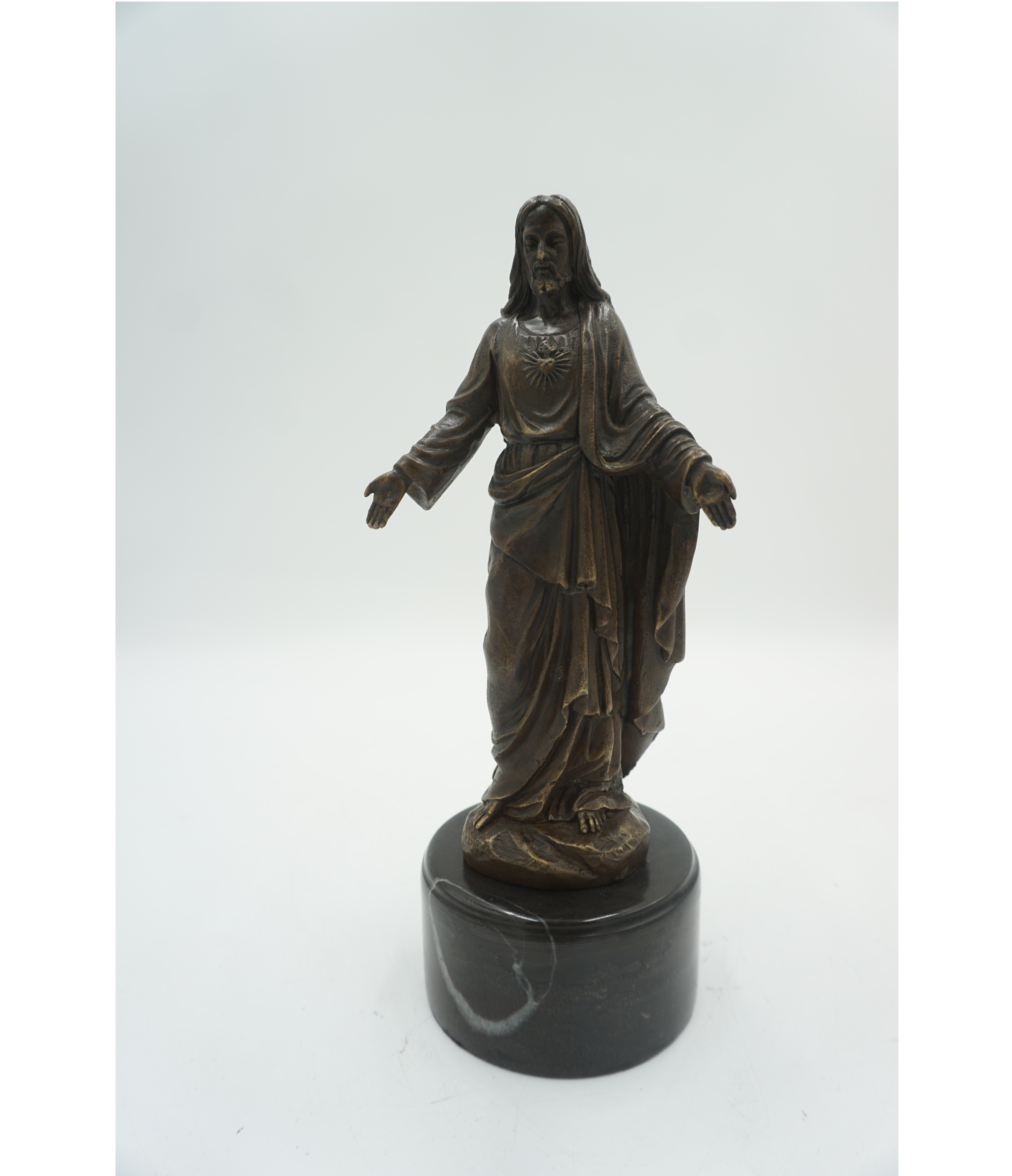 FIGURA Z BRĄZU JEZUS CHRYSTUS NAJŚWIĘTSZE SERCE