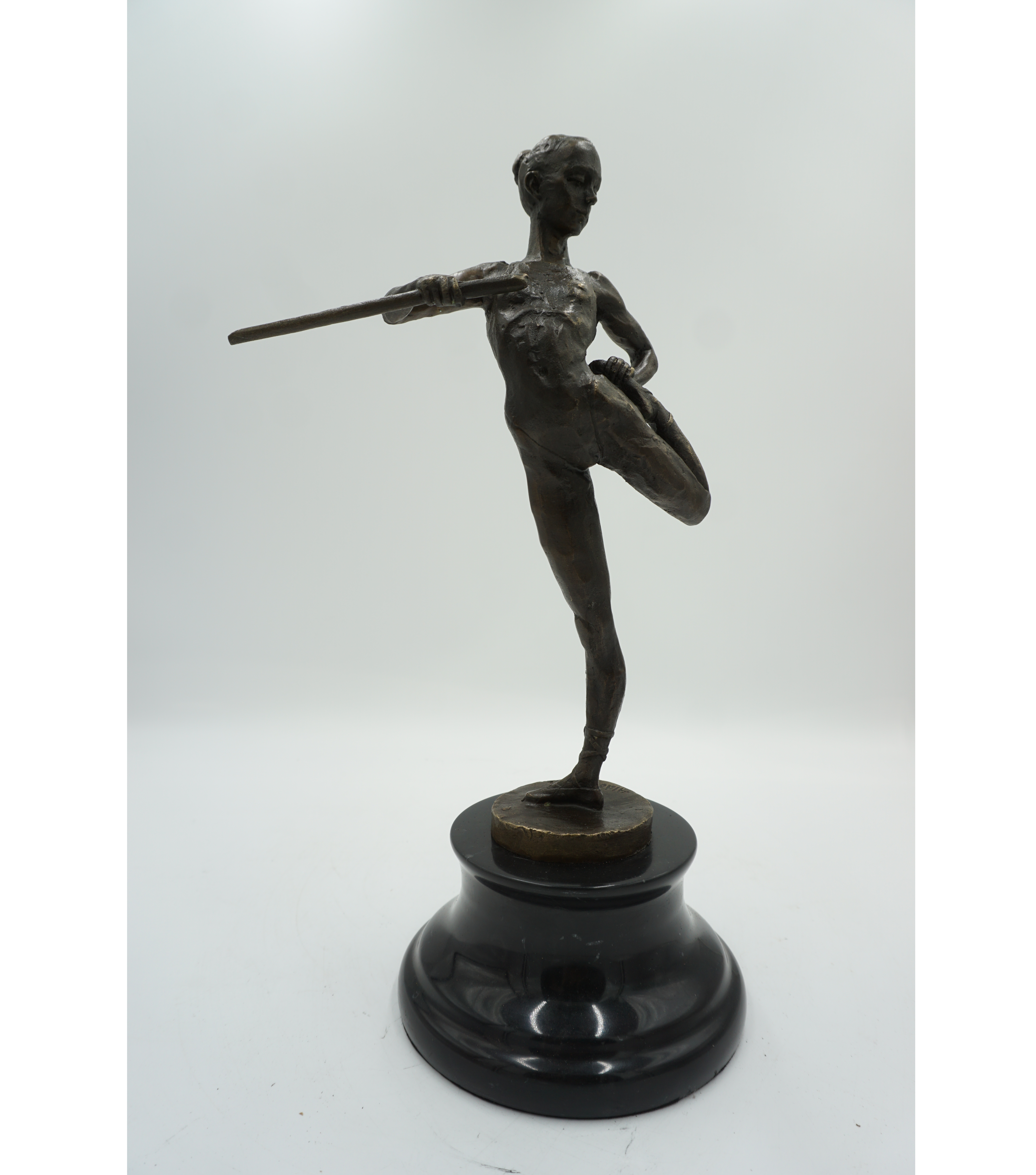 FIGURA Z BRĄZU ZMYSŁOWA TANCERKA BALETNICA