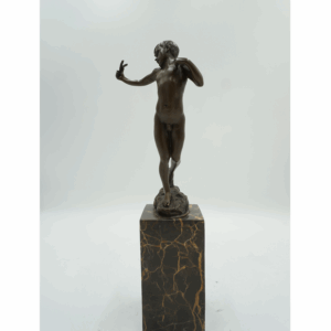 FIGURA Z BRĄZU CHŁOPIEC Z PROCĄ