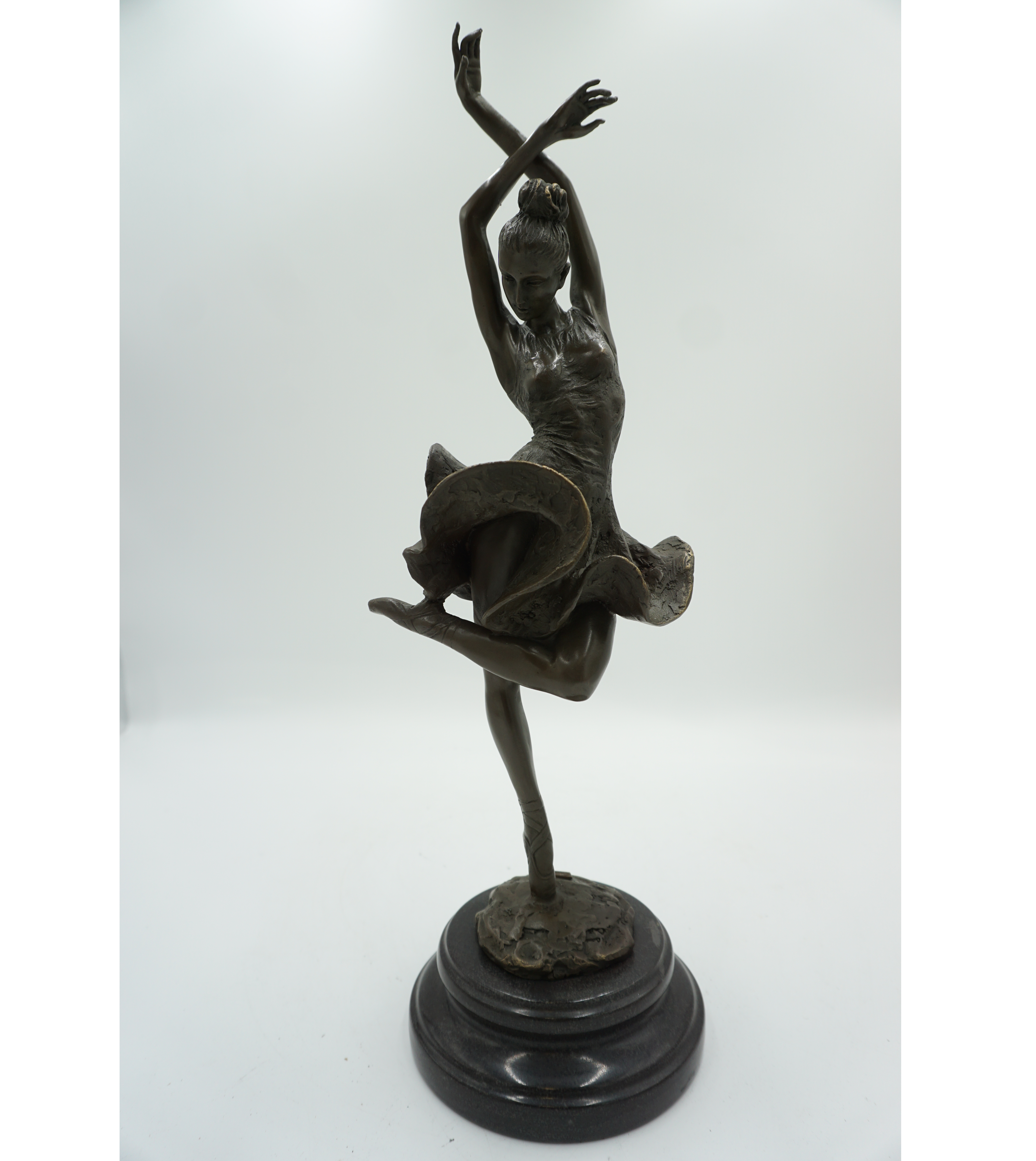 FIGURA Z BRĄZU TANCERKA FLAMENCO