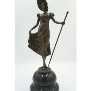 DUŻA FIGURA Z BRĄZU KOBIETA DAMA W KAPELUSZU Z LASKĄ ARYSTOKRACJA WYS 41cm