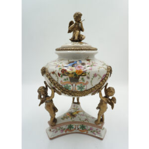 SZKATUŁA BOMBONIERA PORCELANA Z BRĄZEM ANIOŁY