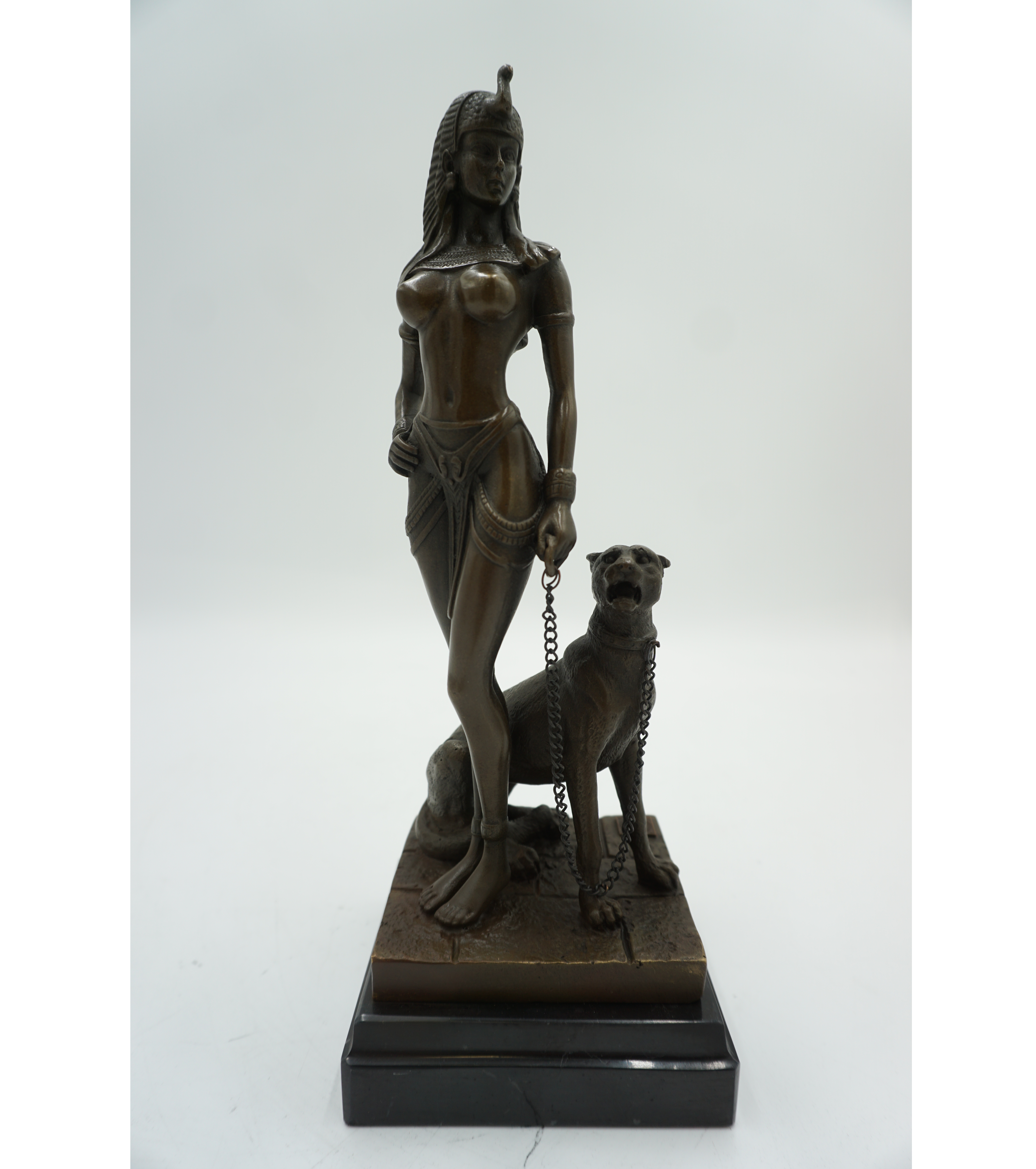 FIGURA Z BRĄZU KLEOPATRA EGIPCJANKA Z DZIKIM KOTEM