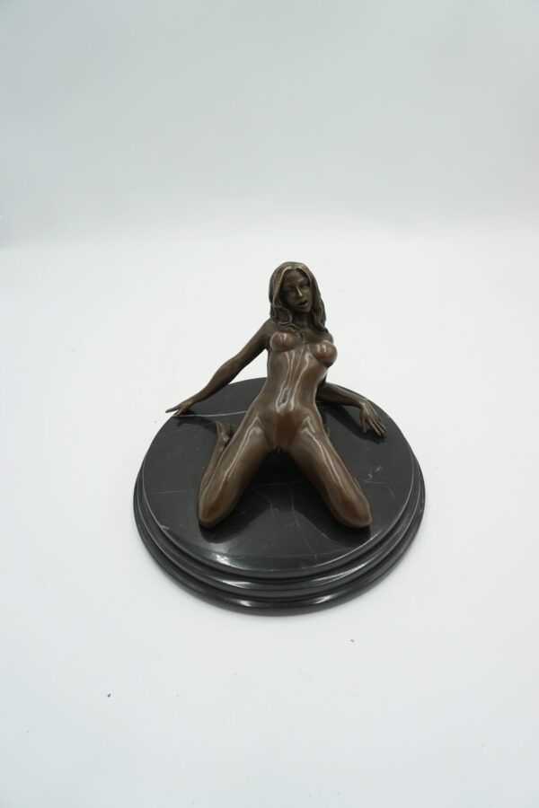 AKT NAGIEJ KOBIETY - FIGURA Z BRĄZU - NAGA KOBIETA NAGOŚĆ