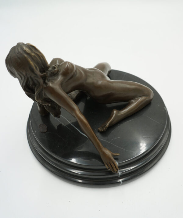 AKT NAGIEJ KOBIETY - FIGURA Z BRĄZU - NAGA KOBIETA NAGOŚĆ