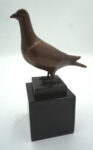 FIGURA Z BRĄZU GOŁĄB NA KAMIENNEJ PODSTAWIE