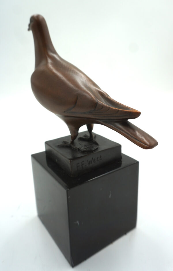 FIGURA Z BRĄZU GOŁĄB NA KAMIENNEJ PODSTAWIE
