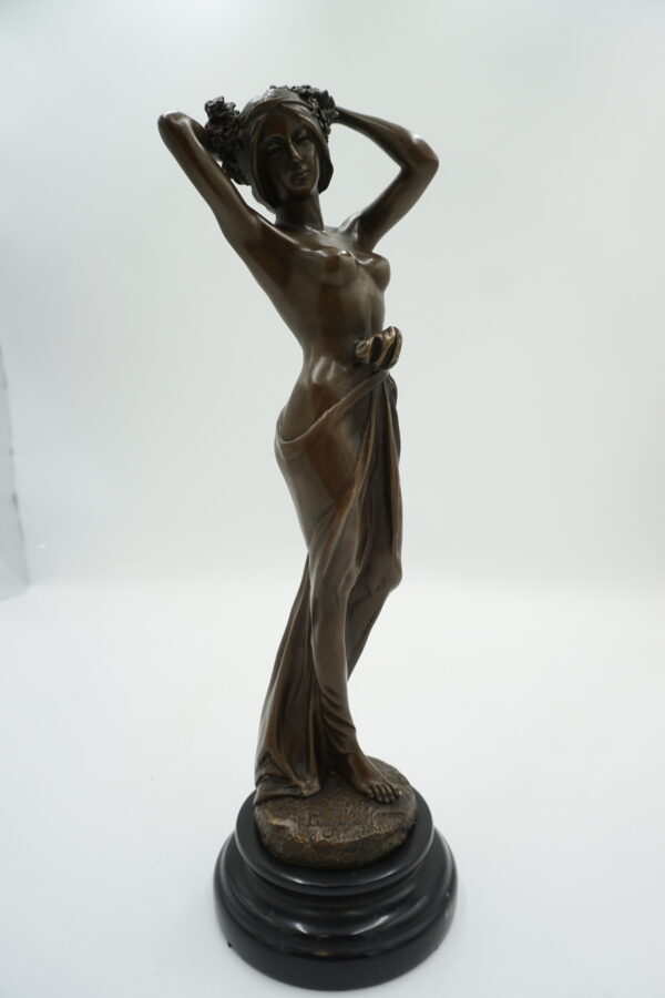 FIGURA Z BRĄZU AKT NAGA WYSOKA ZMYSŁOWA KOBIETA Z CHUSTĄ