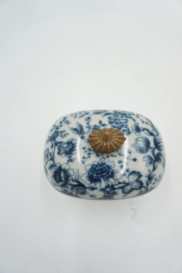 SZKATUŁKA PUZDERKO PORCELANA Z BRĄZEM