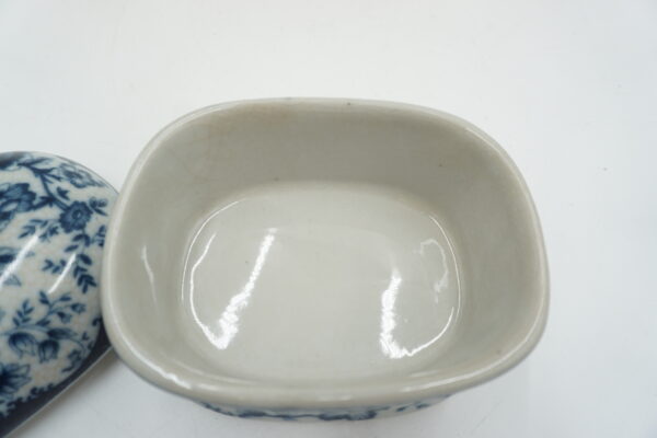 SZKATUŁKA PUZDERKO PORCELANA Z BRĄZEM