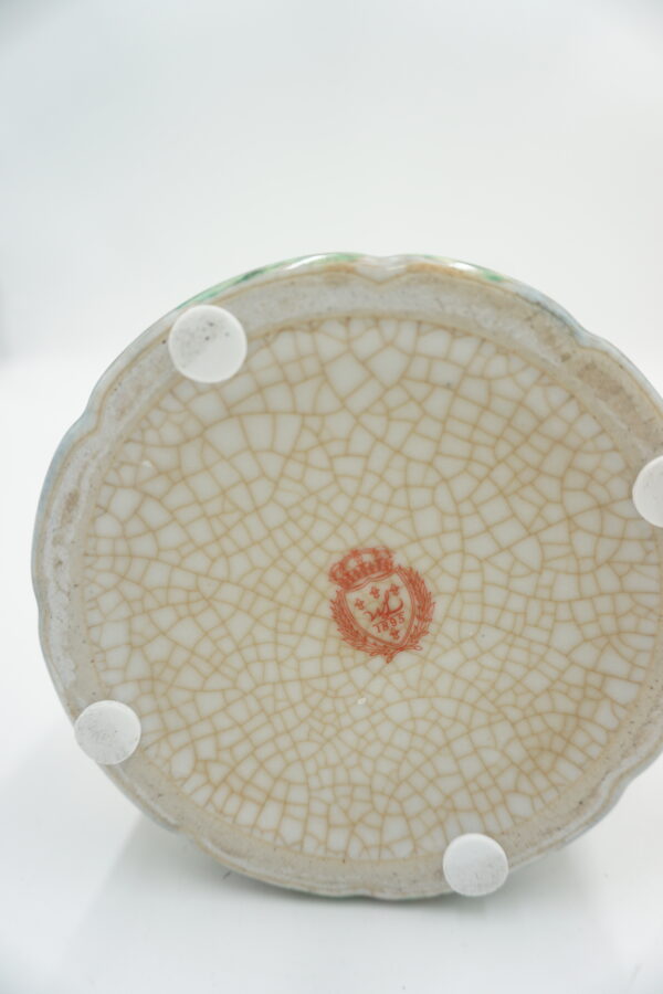 SZKATUŁKA PUZDERKO PORCELANA Z BRĄZEM POLE KWIATÓW