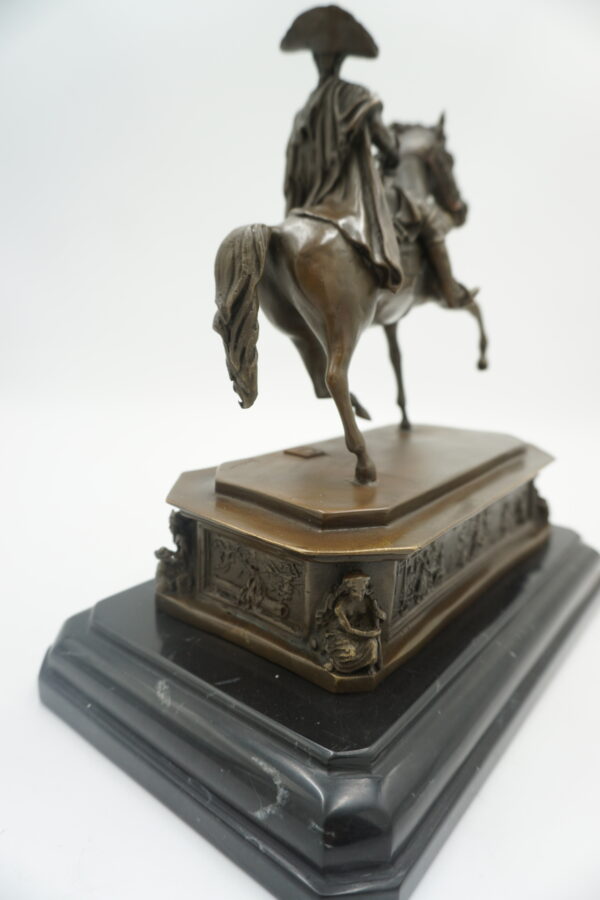 FIGURA Z BRĄZU FRANCISZEK JÓZEF NA KONIU