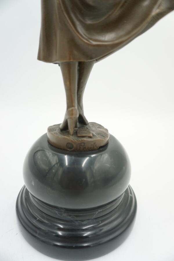 DUŻA FIGURA Z BRĄZU KOBIETA DAMA W KAPELUSZU Z LASKĄ ARYSTOKRACJA WYS 41cm