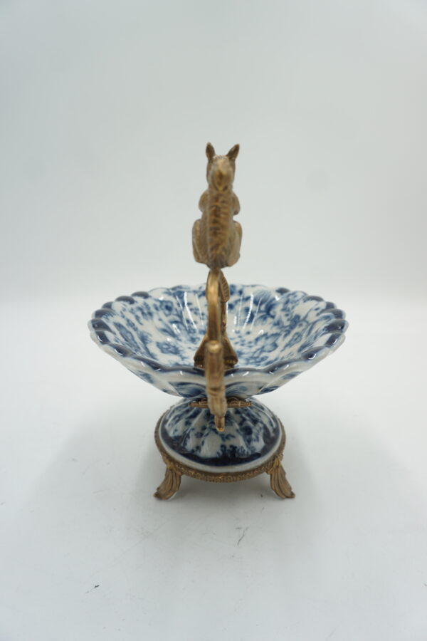 PATERA PATERKA MYDELNICZKA PORCELANA Z BRĄZEM - WIEWIÓRKA