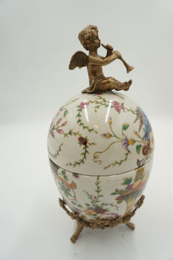 JAJO PORCELANA Z BRĄZEM SZKATUŁKA ANIOŁEK Z TRĄBKĄ