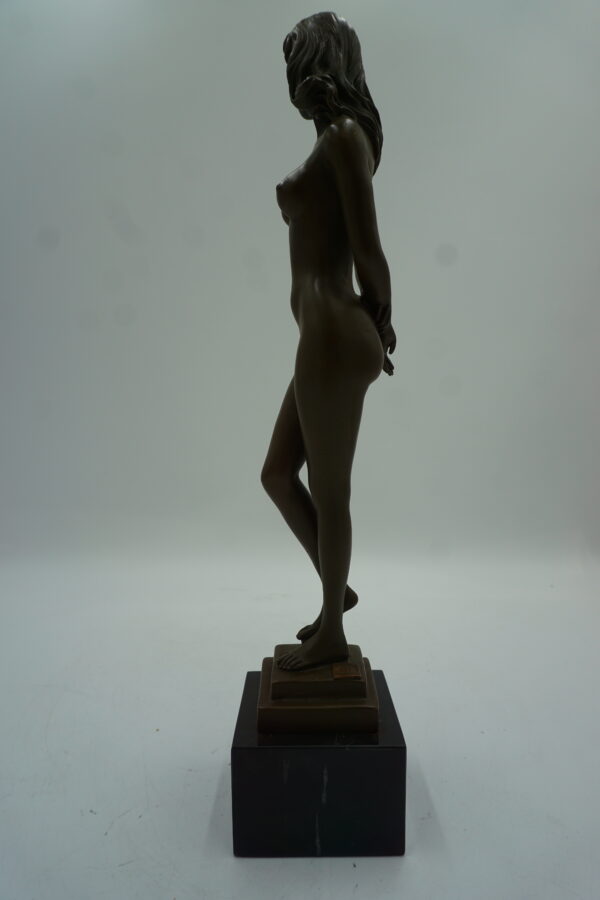 DUŻA FIGURA Z BRĄZU AKT NAGA KOBIETA