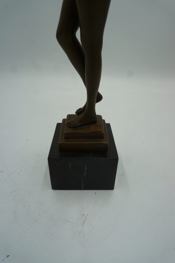 DUŻA FIGURA Z BRĄZU AKT NAGA KOBIETA