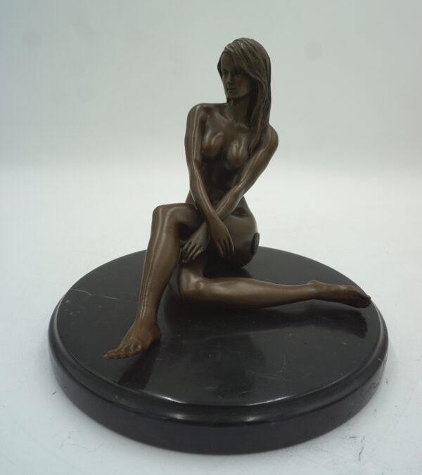 AKT NAGIEJ KOBIETY - FIGURA Z BRĄZU - NAGA KOBIETA NAGOŚĆ