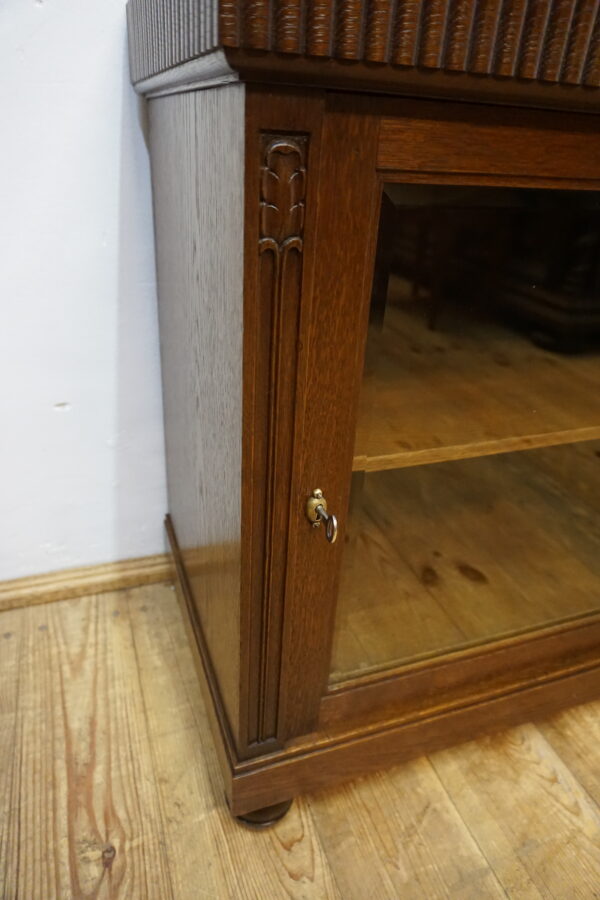 ZGRABNA SZAFKA Z PRZESZKLENIEM BAREK