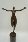 NOWOCZESNA FIGURA Z BRĄZU TANCERKA MODERNISTYCZNA