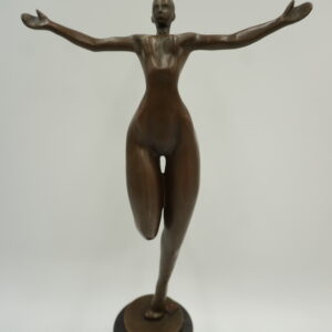 NOWOCZESNA FIGURA Z BRĄZU TANCERKA MODERNISTYCZNA