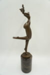 NOWOCZESNA FIGURA Z BRĄZU TANCERKA MODERNISTYCZNA