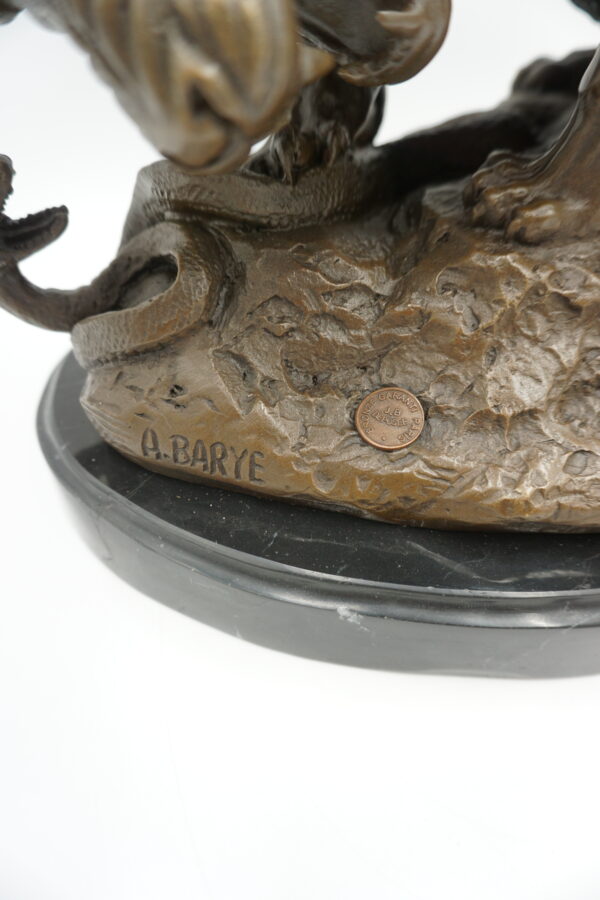 DUŻA FIGURA Z BRĄZU LEW Z WĘŻEM