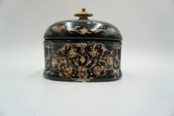 SZKATUŁKA PUZDERKO PORCELANA Z BRĄZEM