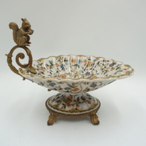 PATERA PATERKA MYDELNICZKA PORCELANA Z BRĄZEM - WIEWIÓRKA