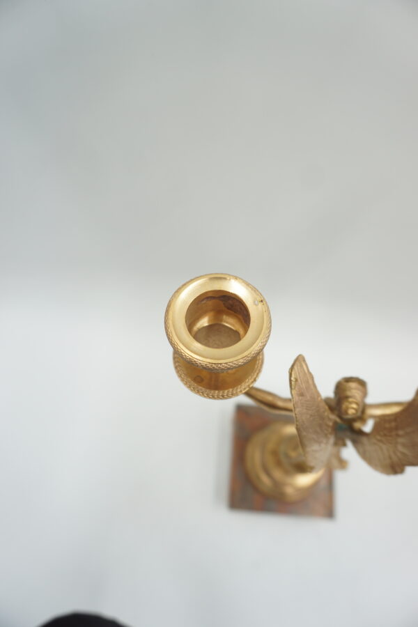 ŚWIECZNIK Z BRĄZU KOBIETA ANIOŁ