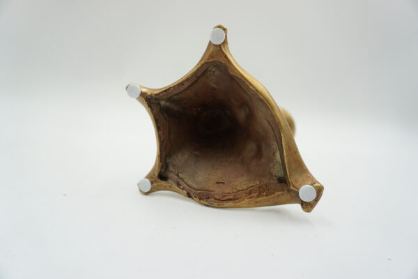 PIĘKNY POJEDYŃCZY ŚWIECZNIK Z BRĄZU SECESJA