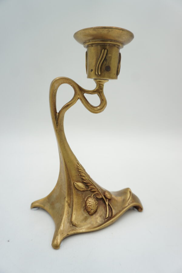 PIĘKNY POJEDYŃCZY ŚWIECZNIK Z BRĄZU SECESJA