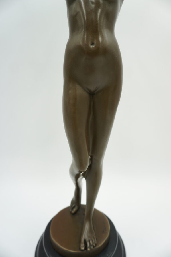 DUŻA FIGURA Z BRĄZU AKT NAGA KOBIETA