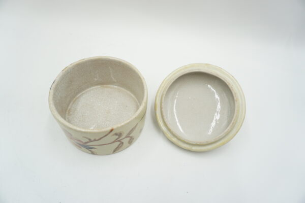 SZKATUŁKA PUZDERKO PORCELANA Z BRĄZEM ŻABKA