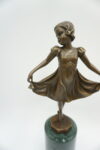 FIGURA Z BRĄZU DZIEWCZYNKA W SUKIENCE - MŁODA TANCERKA BALETNICA