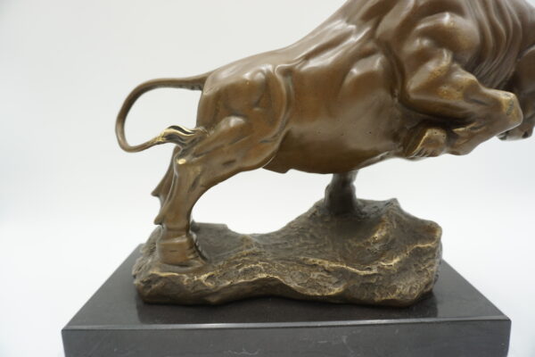 FIGURA Z BRĄZU BYK SIŁA GIEŁDA HOSSA ZŁOTE ROGI