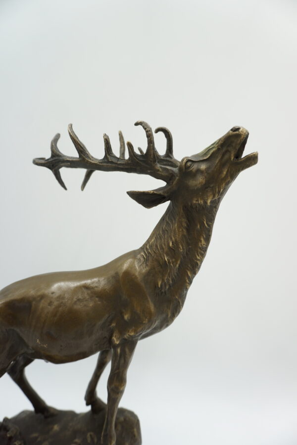FIGURA Z BRĄZU RYCZĄCY JELEŃ PREZENT DLA MYŚLIWEGO