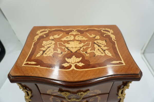 UROCZA MAŁA MINI KOMÓDKA INTRASJE OKUCIA Z MOSIĄDZU