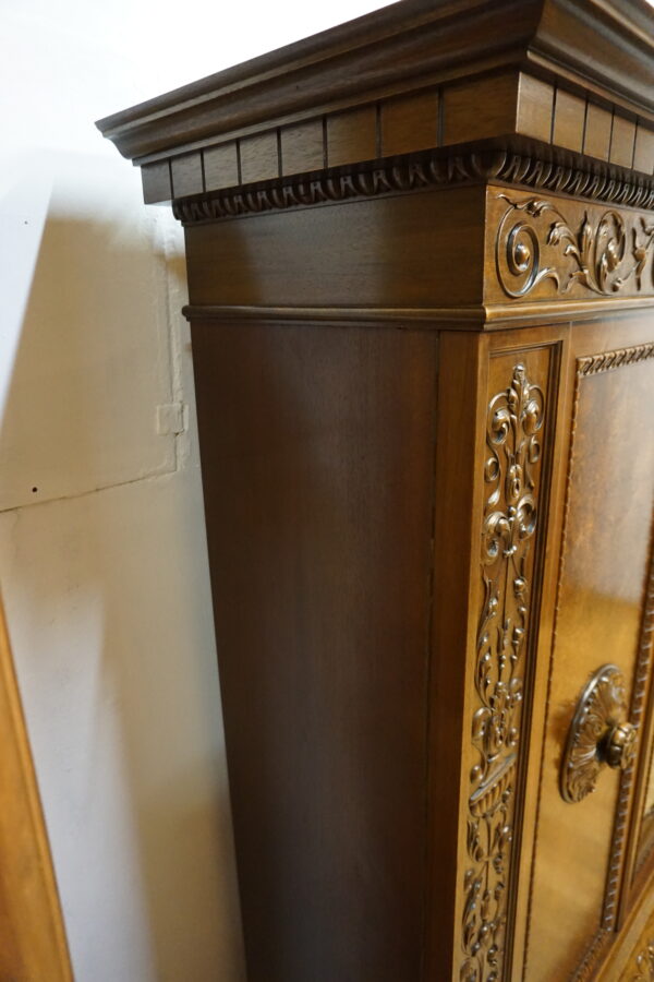 DOSTOJNA 4 DRZWIOWA BIBLIOTEKA NA LWICH ŁAPACH LATA 20ste