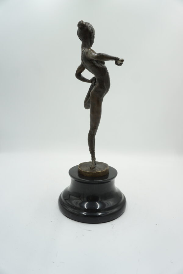 FIGURA Z BRĄZU ZMYSŁOWA TANCERKA BALETNICA